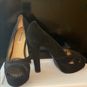 Steve Madden platform black suede heels